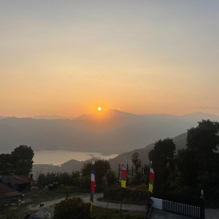 Hotel Pokharaeye Bagian luar foto