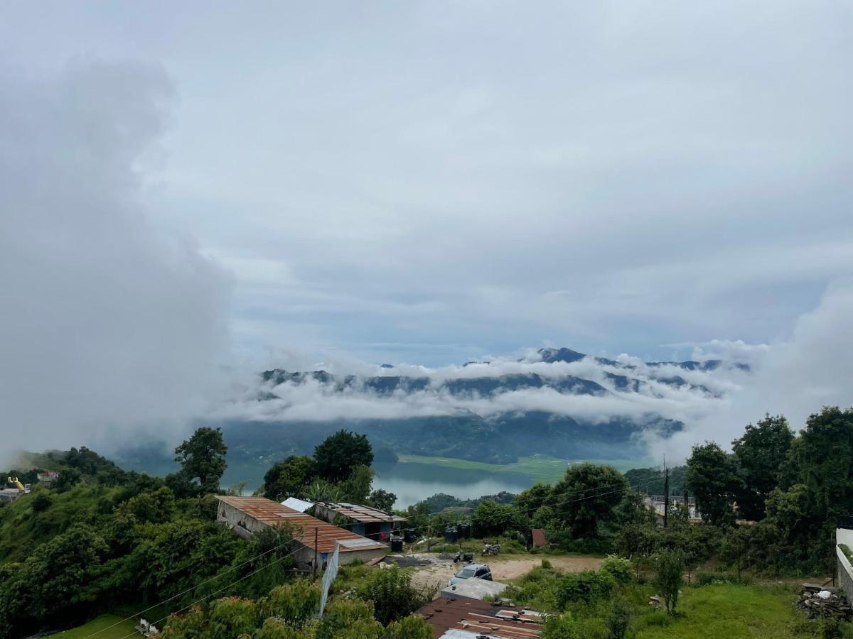 Hotel Pokharaeye Bagian luar foto