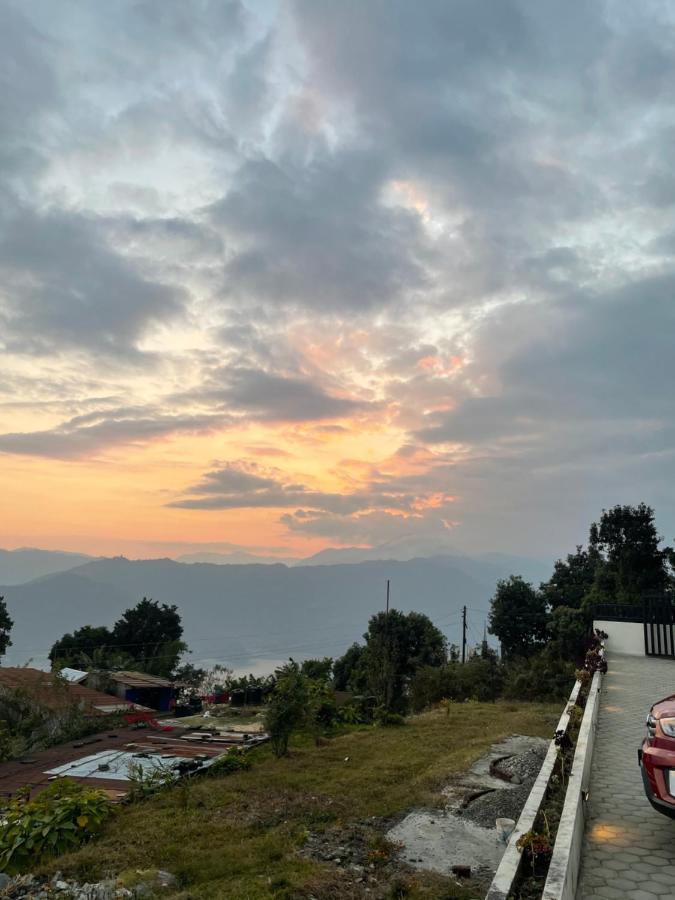 Hotel Pokharaeye Bagian luar foto