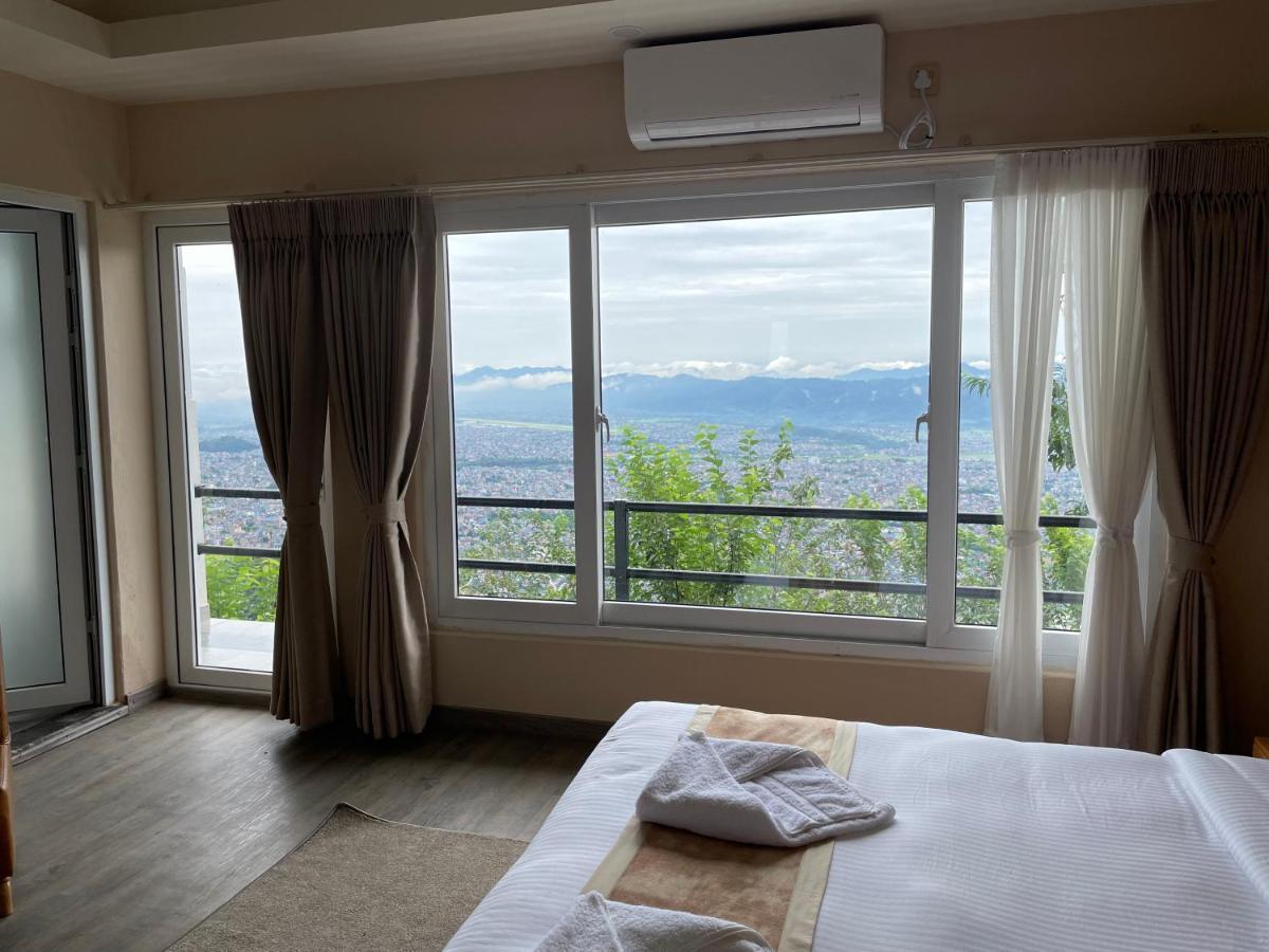 Hotel Pokharaeye Bagian luar foto