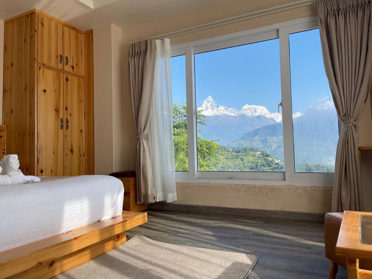 Hotel Pokharaeye Bagian luar foto